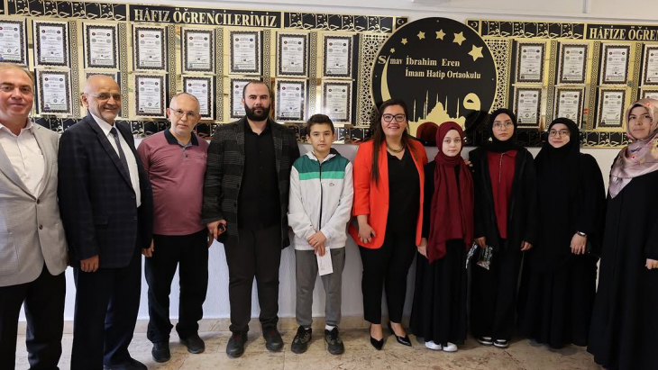 il genelinde dereceye giren öğrencilerimize hediyeleri takdim edildi