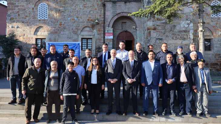 Nasuhağa Camii önünde vatandaşlarımızla bayramlaşma merasimi gerçekleştirdi